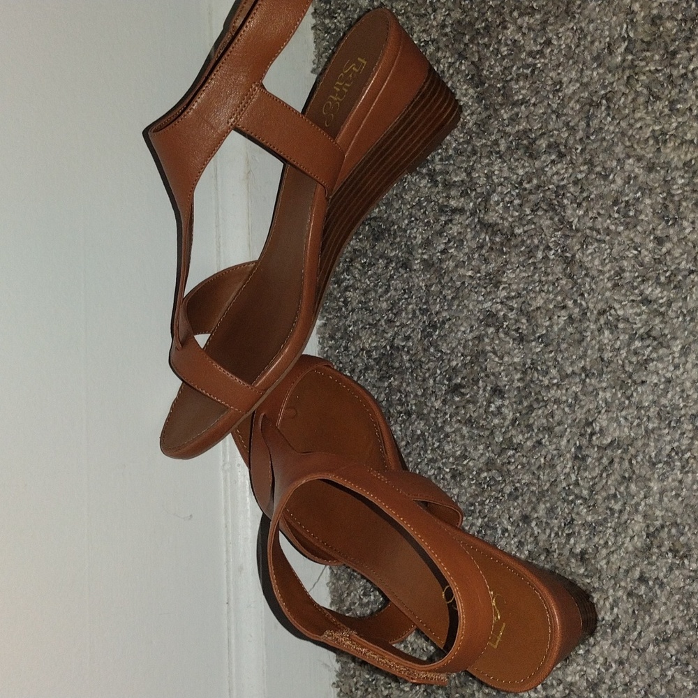 NEW Franco Sarto Tan Brown Leather Wedge Sandals